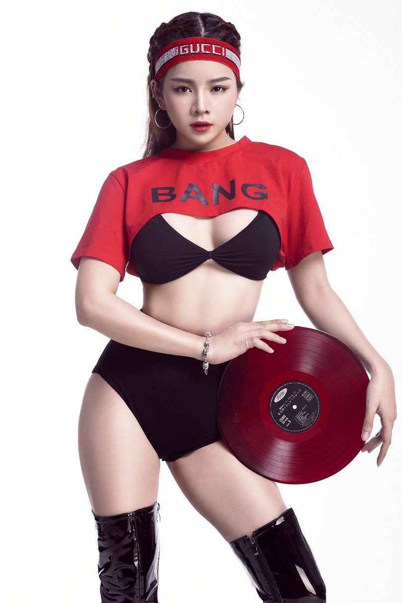 DJ Mie lột xác gợi cảm trong bộ ảnh phong cách ấn tượng2