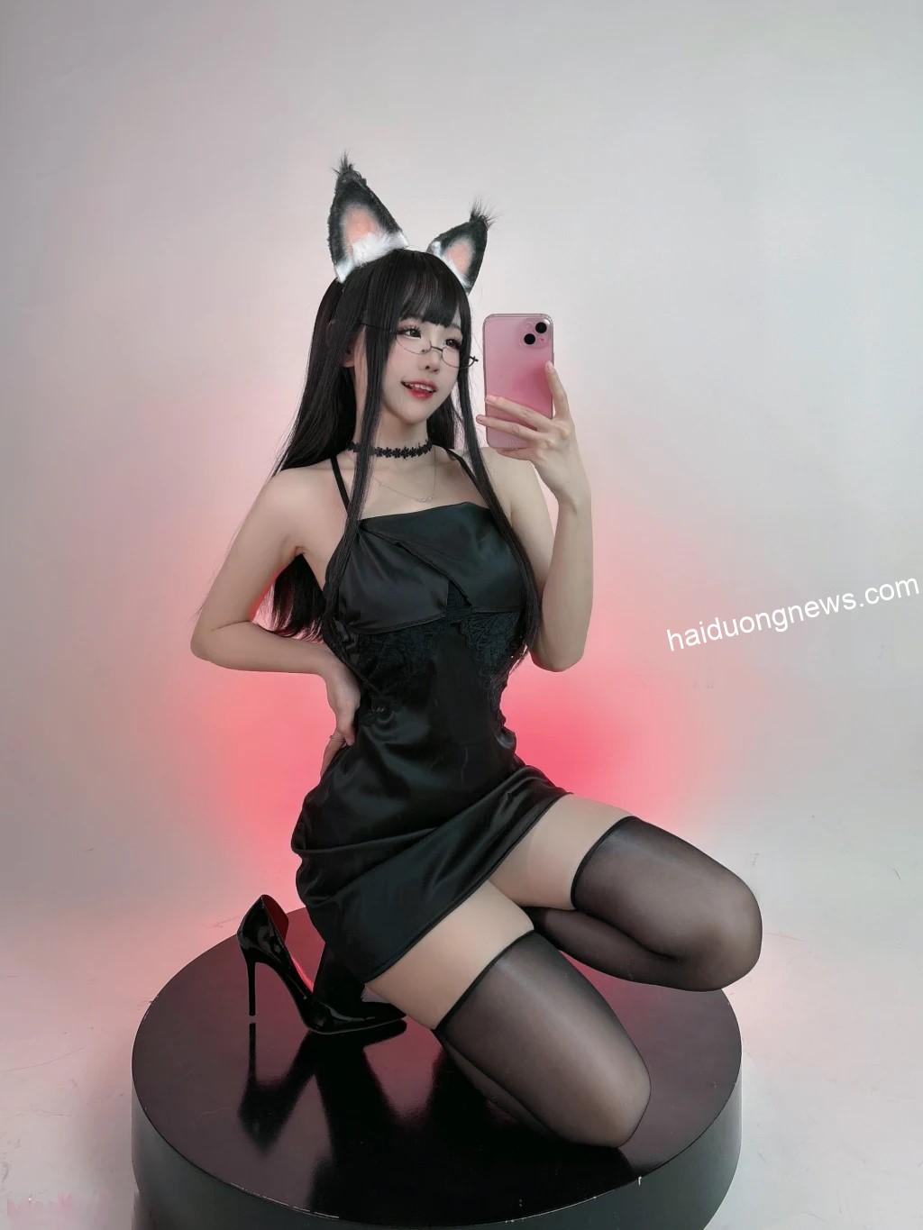 Ảnh Mikoww cosplay hồ ly đen cực sexy