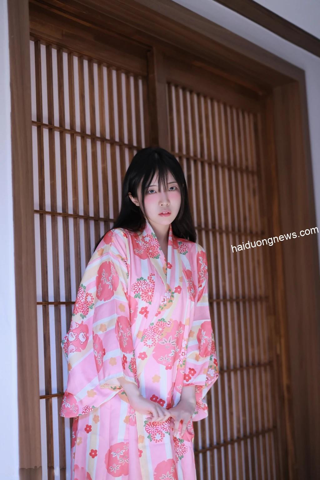 Ảnh Momorina mặc áo kimono cực dễ thương