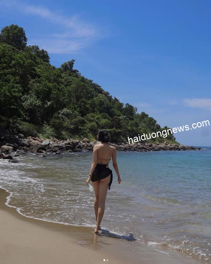 Ảnh Vũ Thị Khánh Huyền mặc bikini cực sexy