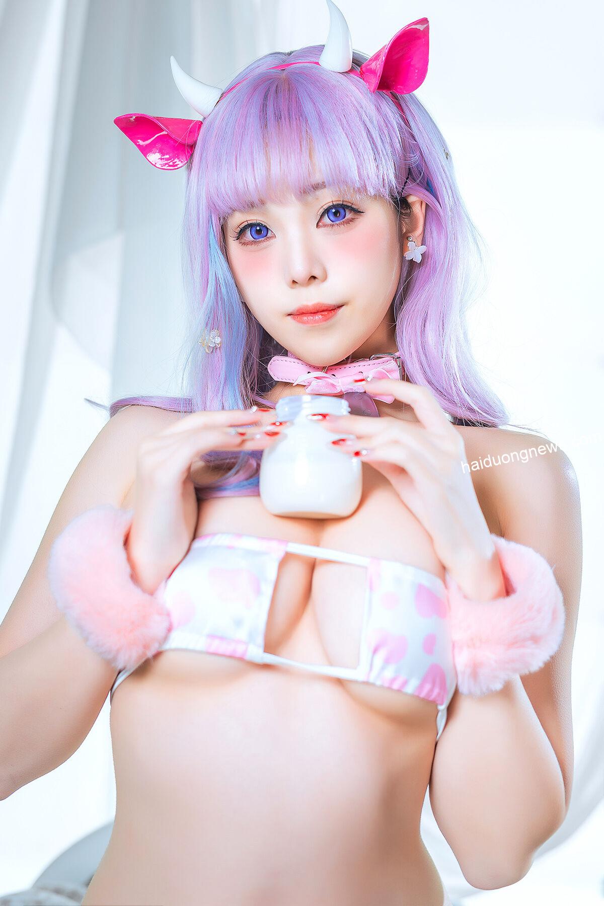 Cat ear giving girl cosplay Mi Zhi Mao Qiu