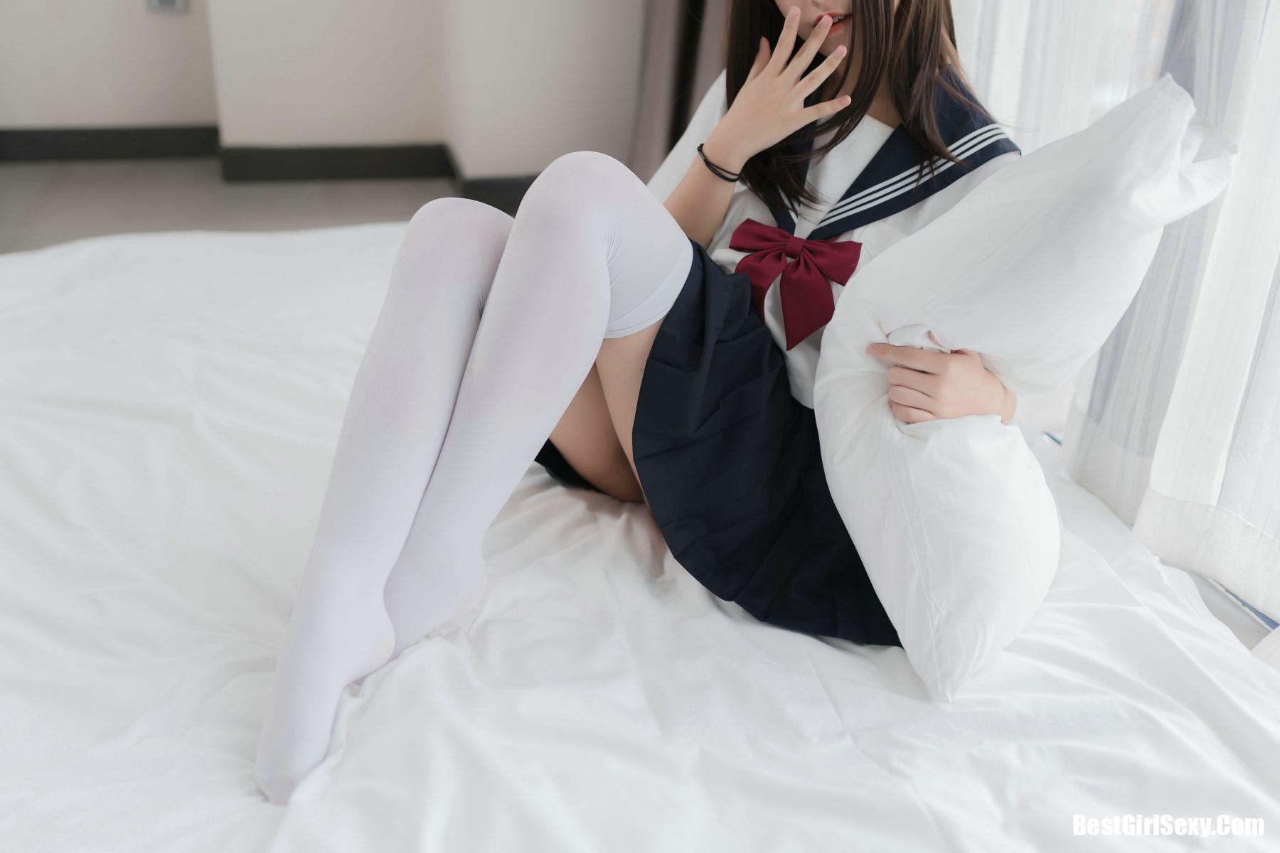 Coser@蜜汁猫裘 猫耳JK 白丝 40