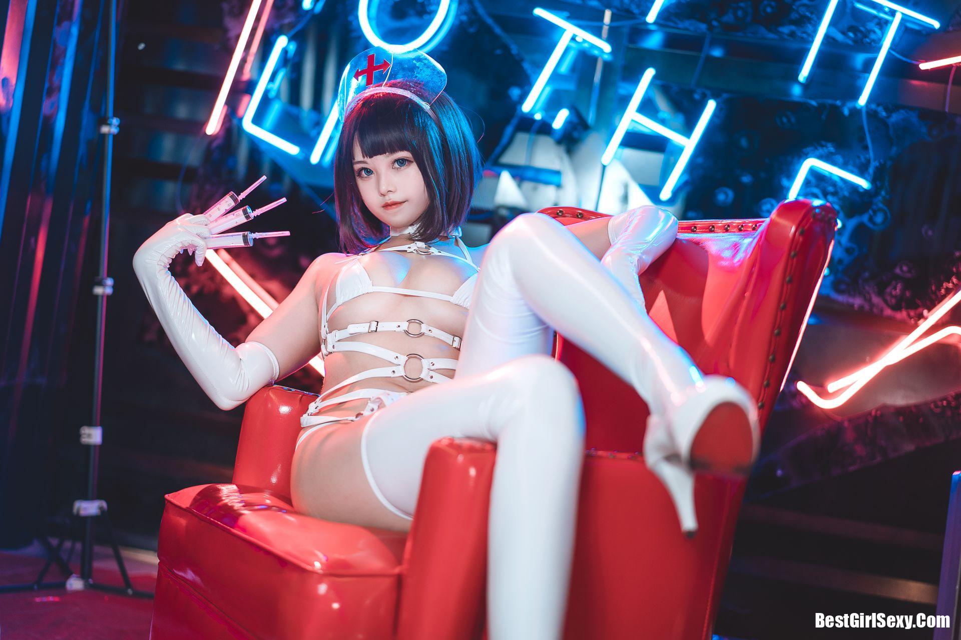 Coser@蜜汁猫裘 Vol.042 白色透明护士 32