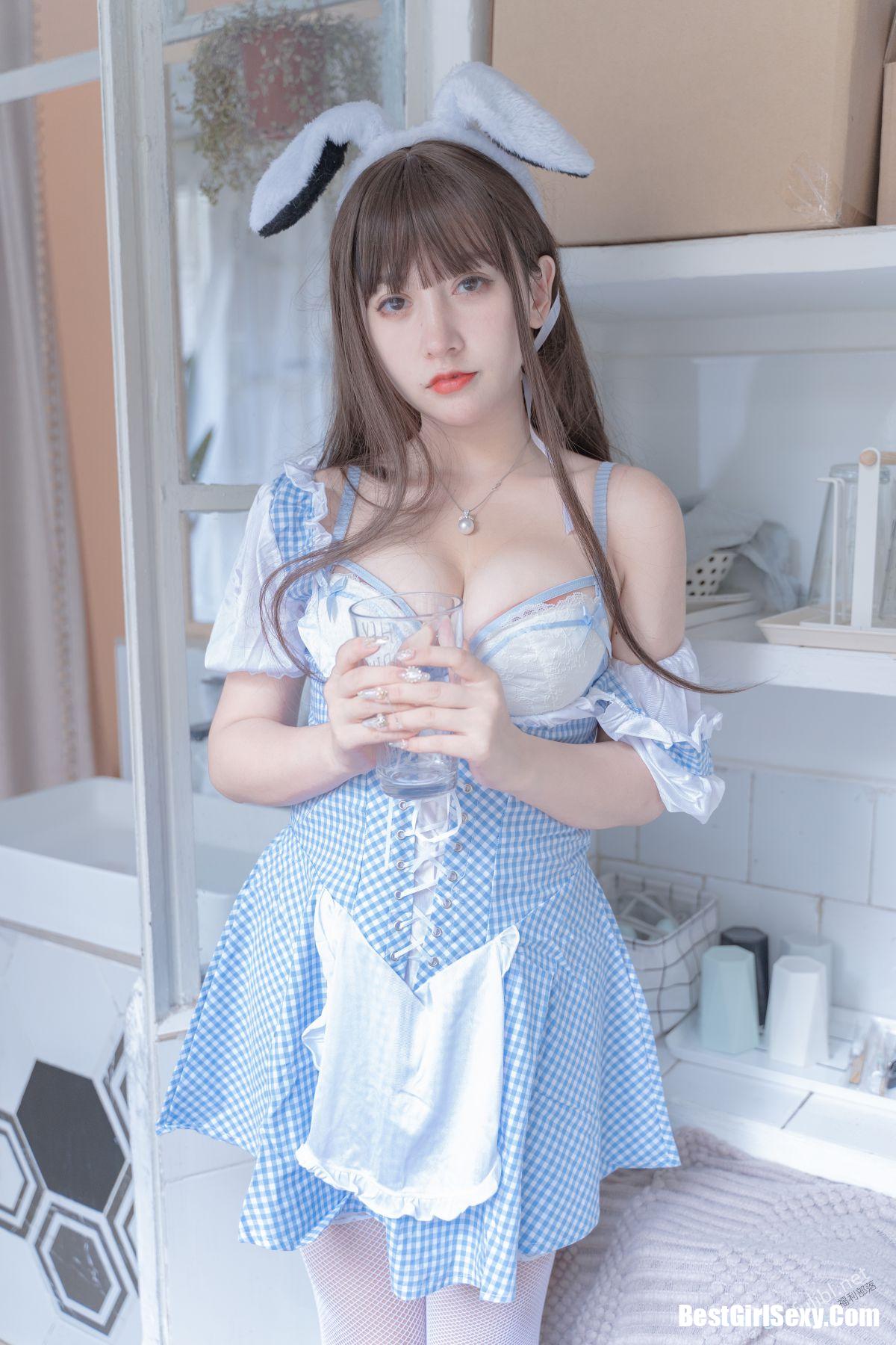 Coser@过期米线线喵 女仆蓝白 26