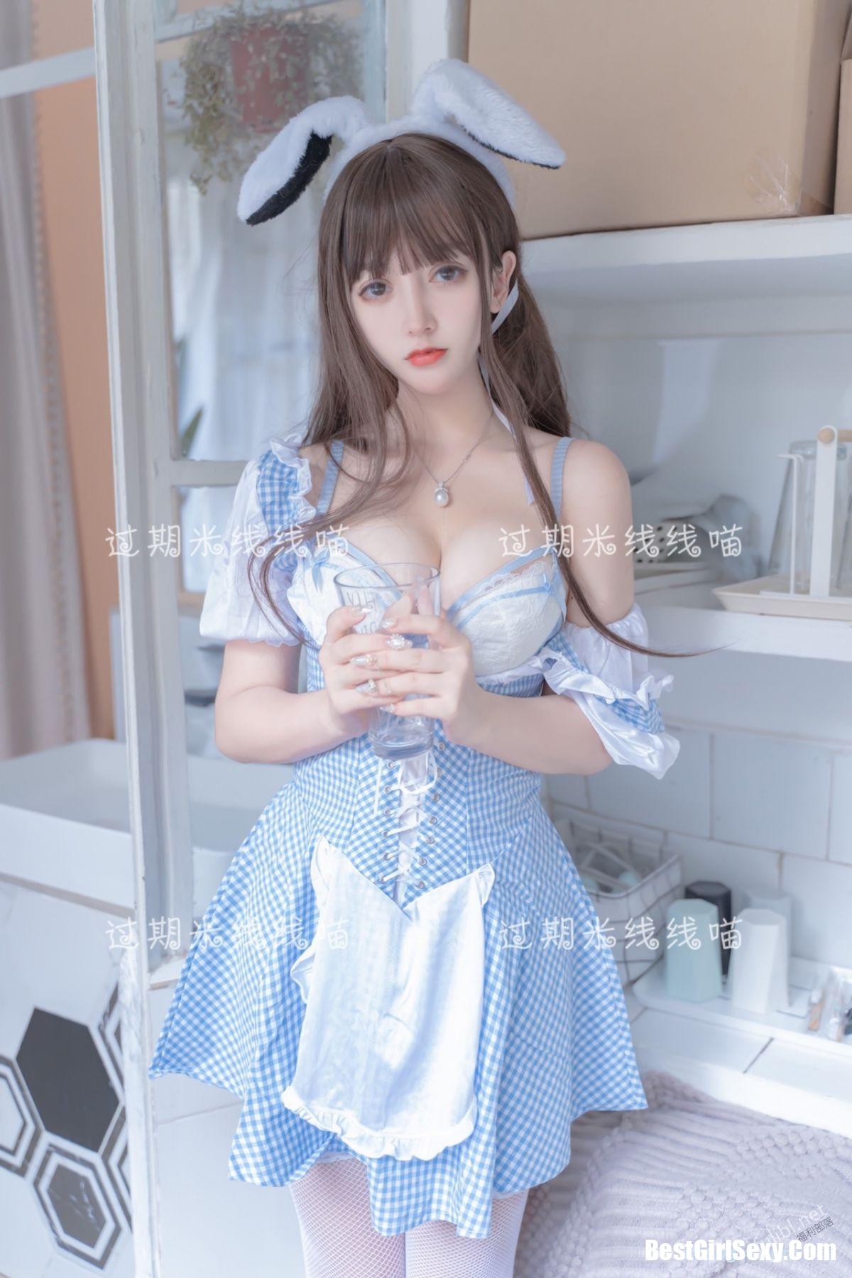 Coser@过期米线线喵 女仆蓝白 55