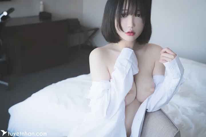 Son Ye-Eun 손예은 in White ♡ Korean beautiful sexy girl