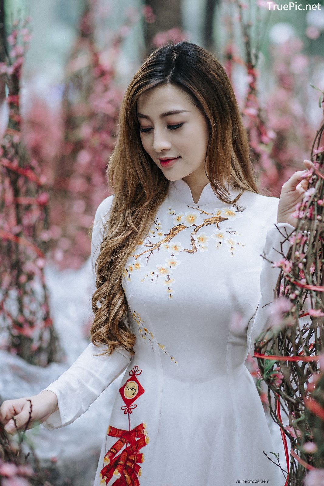 Image-Vietnamese-Beautiful-Girl-Ao-Dai-Vietnam-Traditional-Dress-by-VIN-Photo-3-TruePic.net- Picture-78