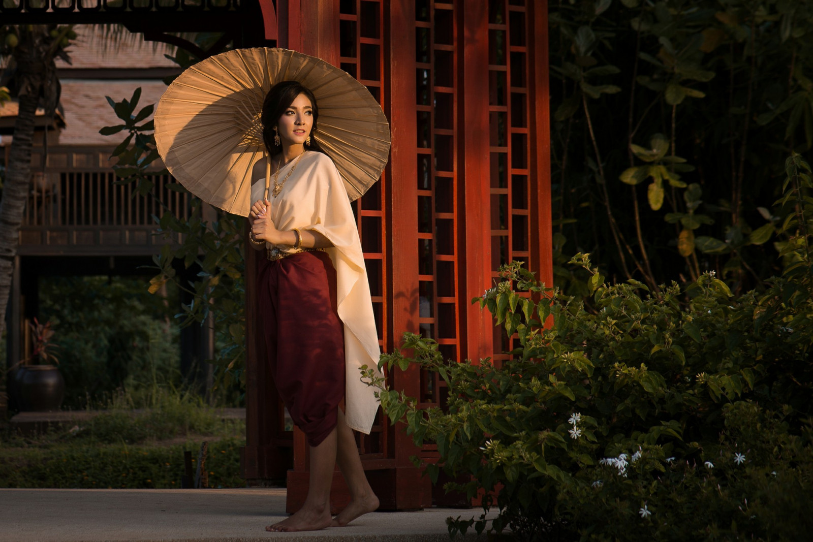 temple women model barefoot Asian dress fashion Koko Rosjares Thailand model oriental woman performance art