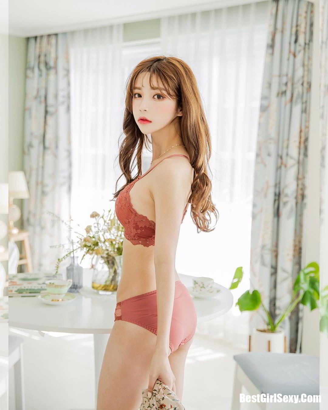 Koren Model Cha Yoo Jin Has Big eyes and Nice Body 1