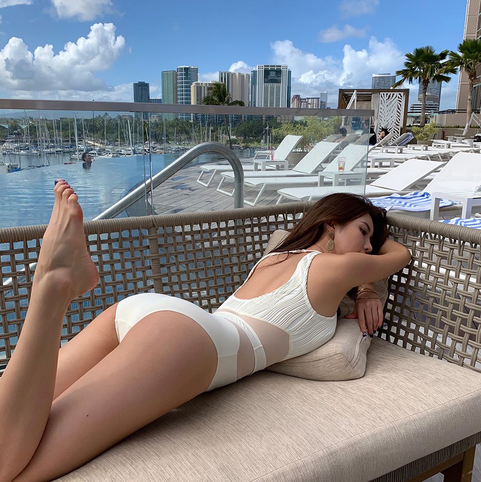 Kwon Byul (191212) White Monokini Swimsuit Set - TruePic.net