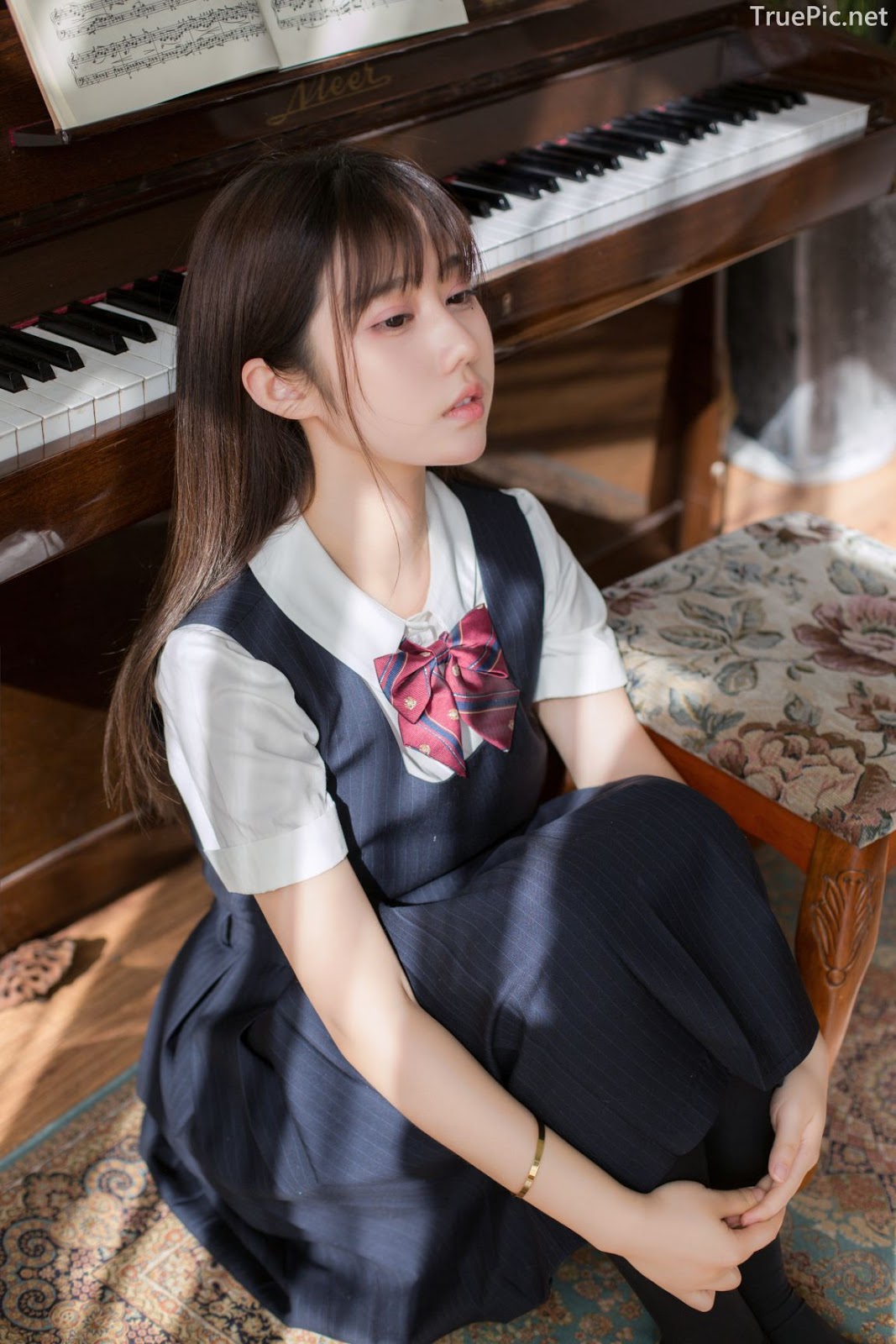 [MTCos] 喵糖映画 Vol.004 - Chinese model - School Girl practicing and playing the Piano