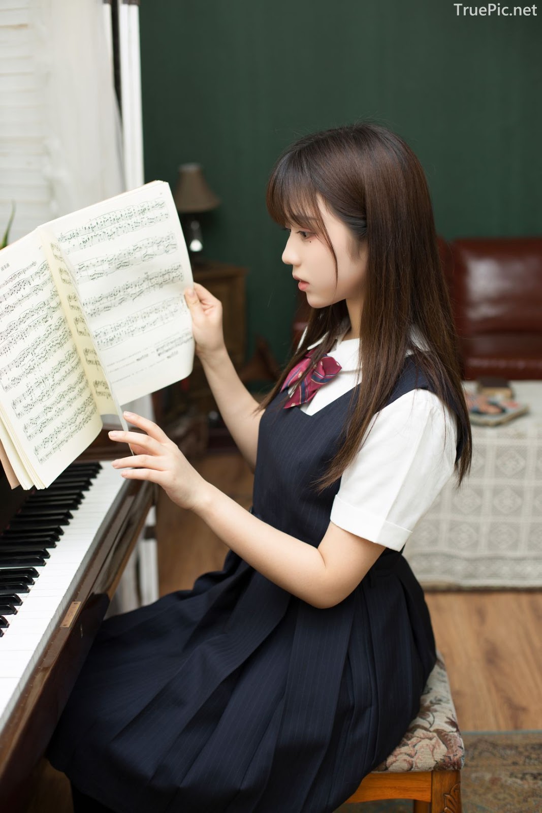 [MTCos] 喵糖映画 Vol.004 - Chinese model - School Girl practicing and playing the Piano