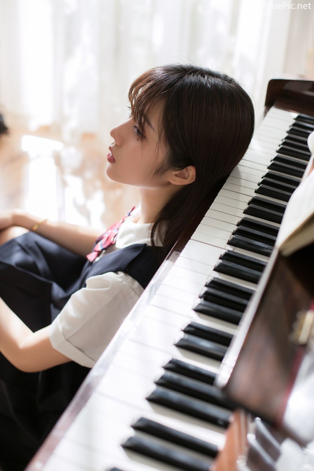 [MTCos] 喵糖映画 Vol.004 - Chinese model - School Girl practicing and playing the Piano