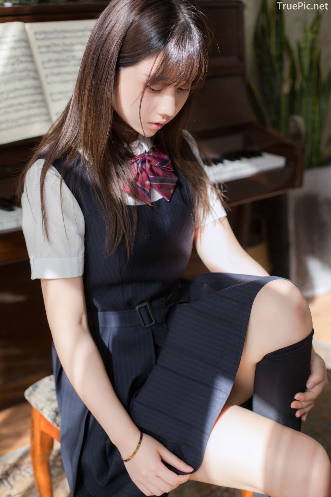 [MTCos] 喵糖映画 Vol.004 - Chinese model - School Girl practicing and playing the Piano