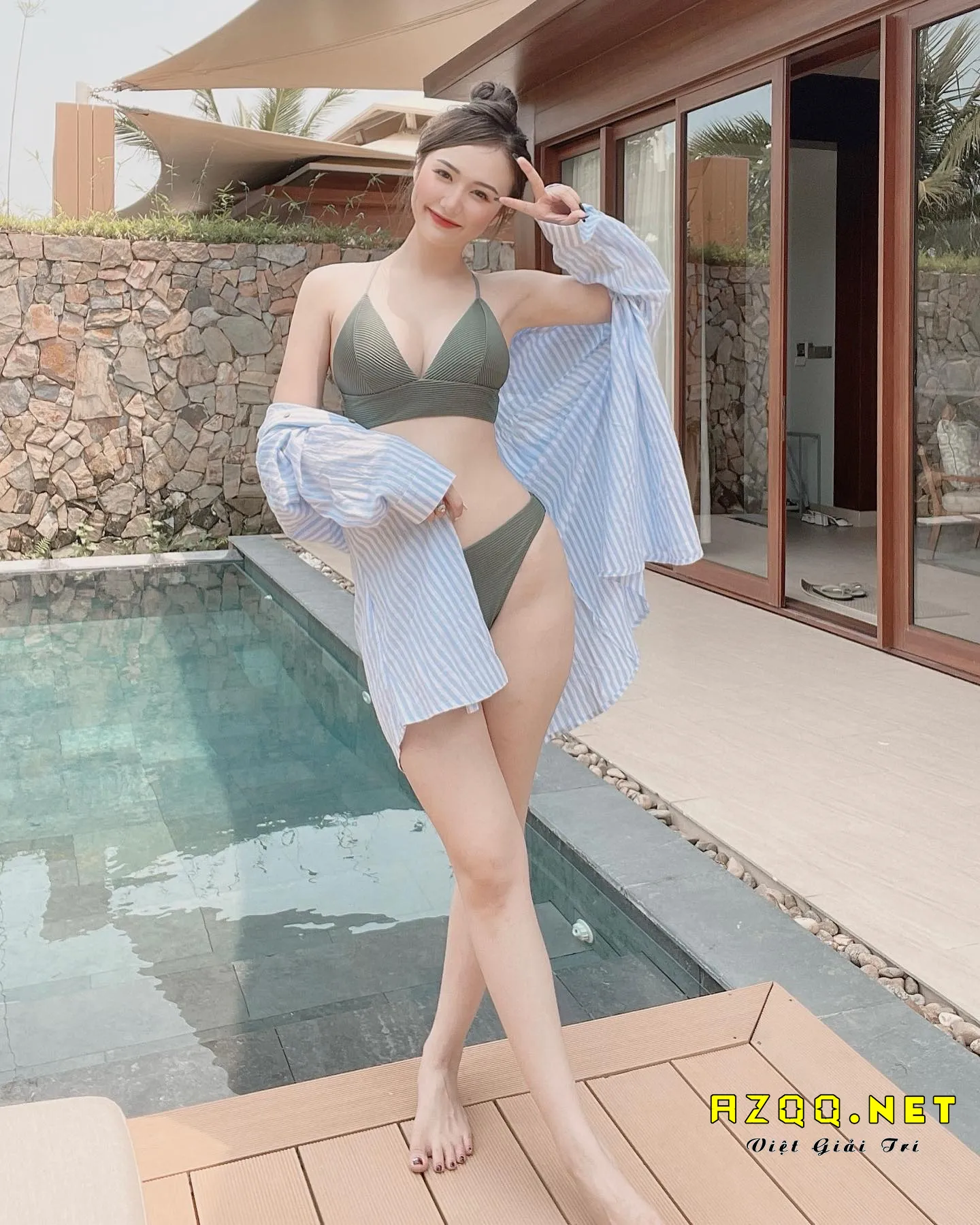 phan ngoc anh thu sexy 12