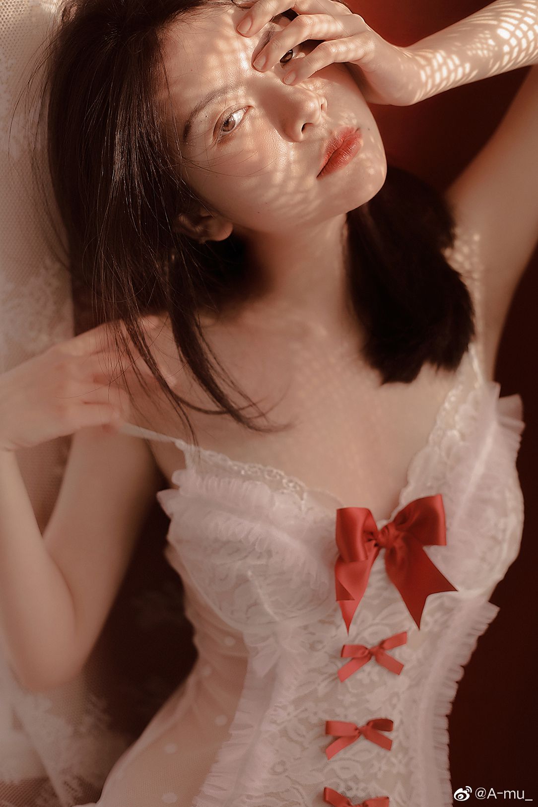 Chinese model: Christmas is coming - 191221 - TruePic.net