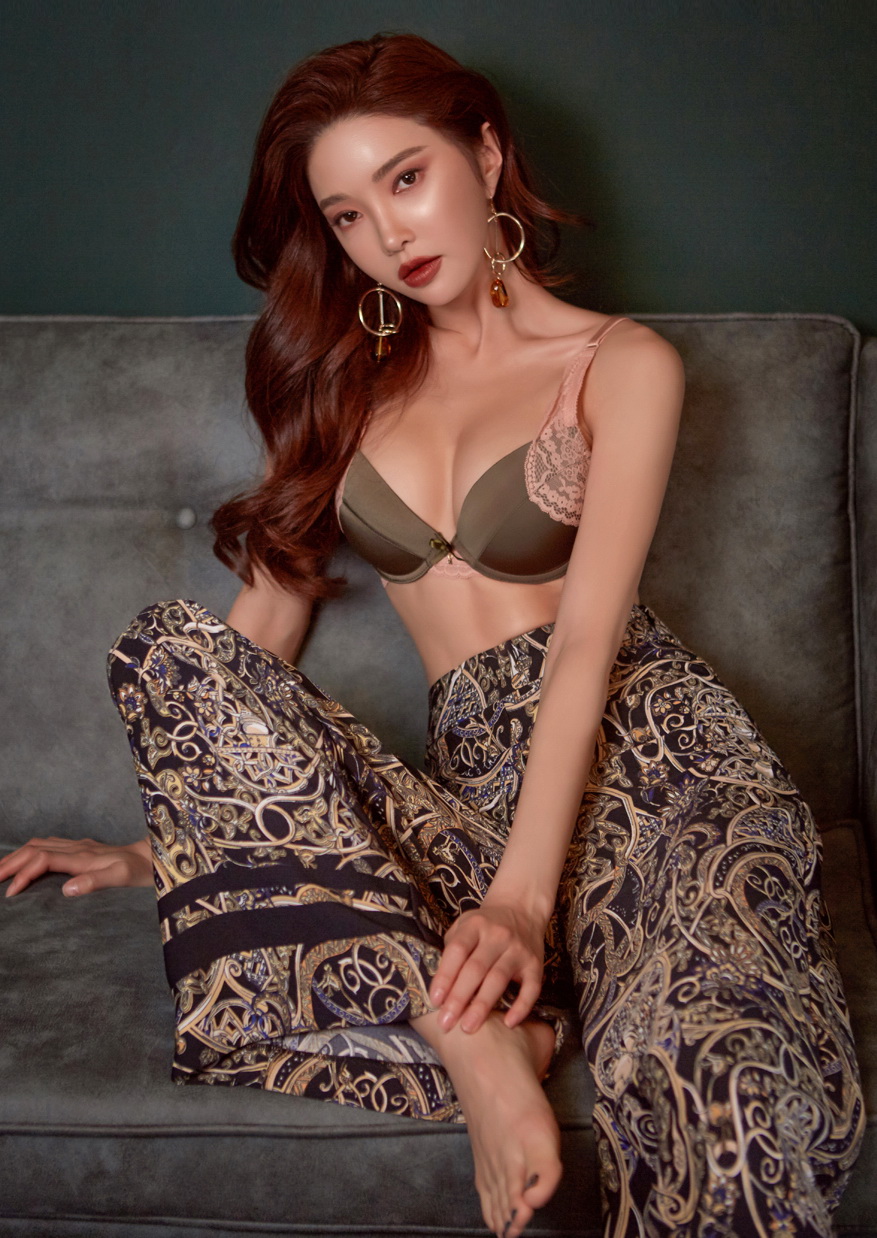 Park Soo Yeon - Soft Brown Gorgeous Lingerie