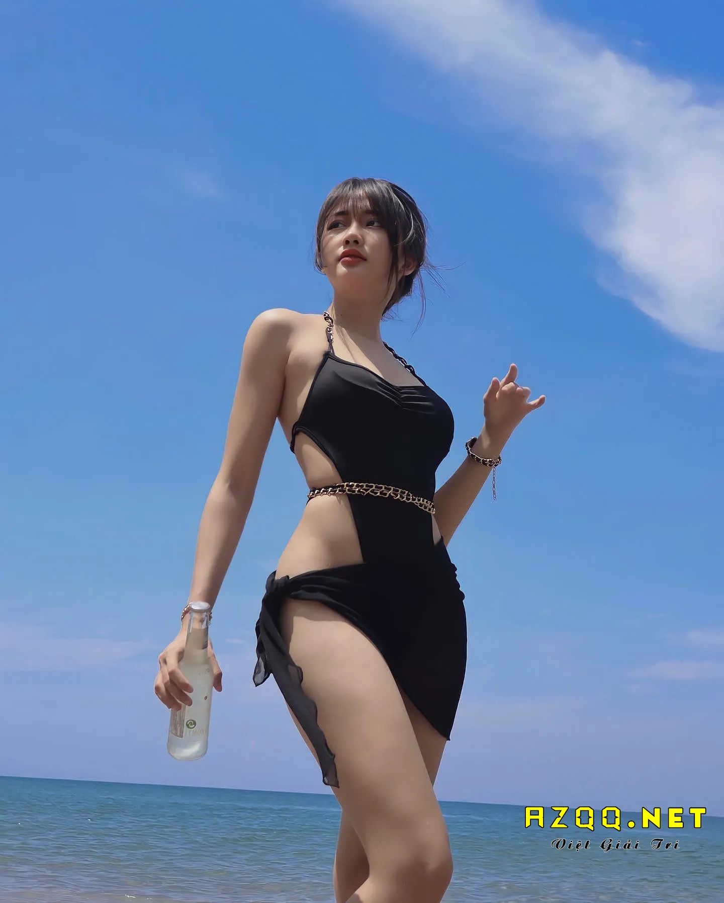 vu thi khanh huyen bikini 27