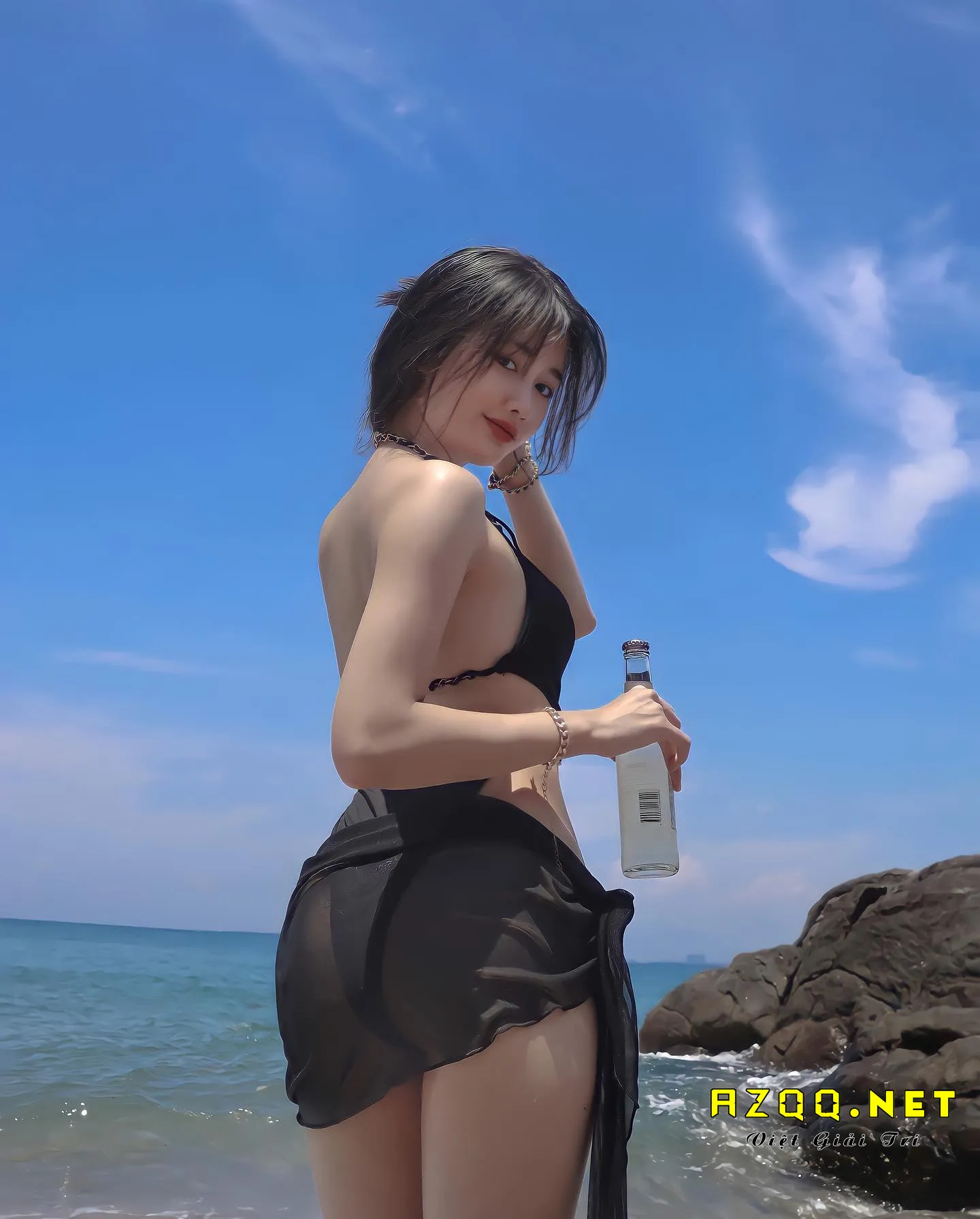 vu thi khanh huyen bikini 29