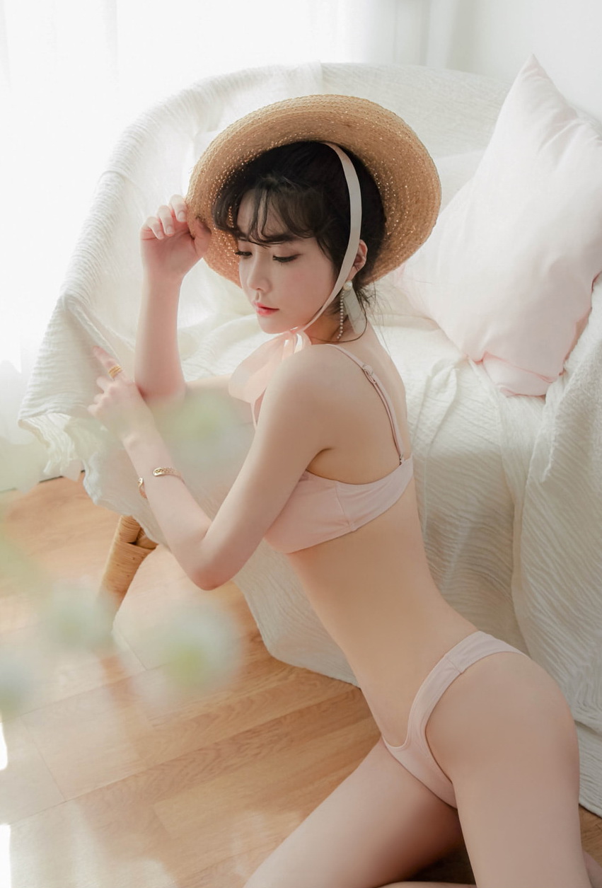 Yoo Gyeong model with Korean fashion Lingerie set Jan.2019, TruePic.net