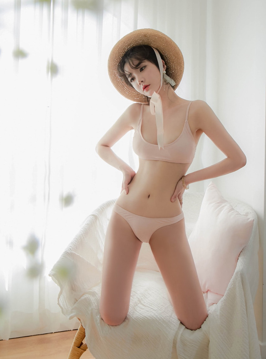 Yoo Gyeong model with Korean fashion Lingerie set Jan.2019, TruePic.net